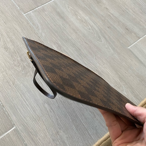 - SOLD-
Louis Vuitton Pouch for Neverful Ebene - Picture 14 of 14